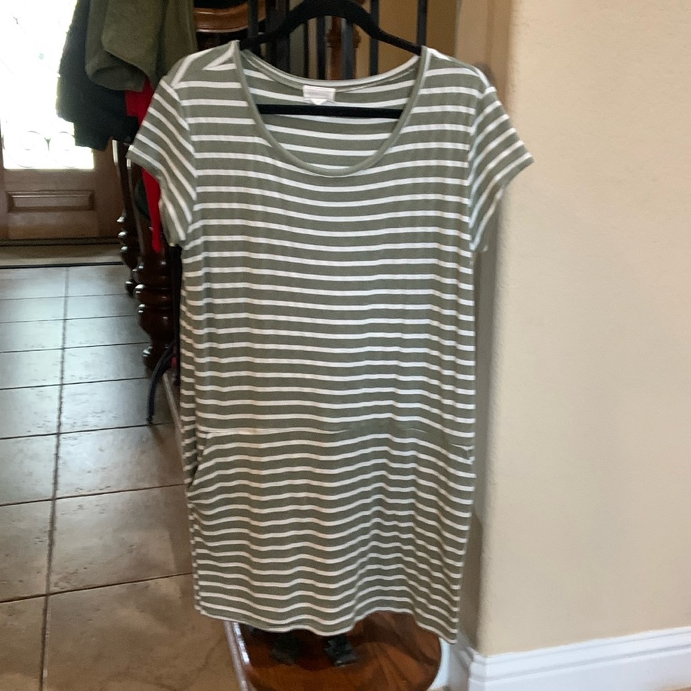 Caslon t-shirt dress size M green and white striped